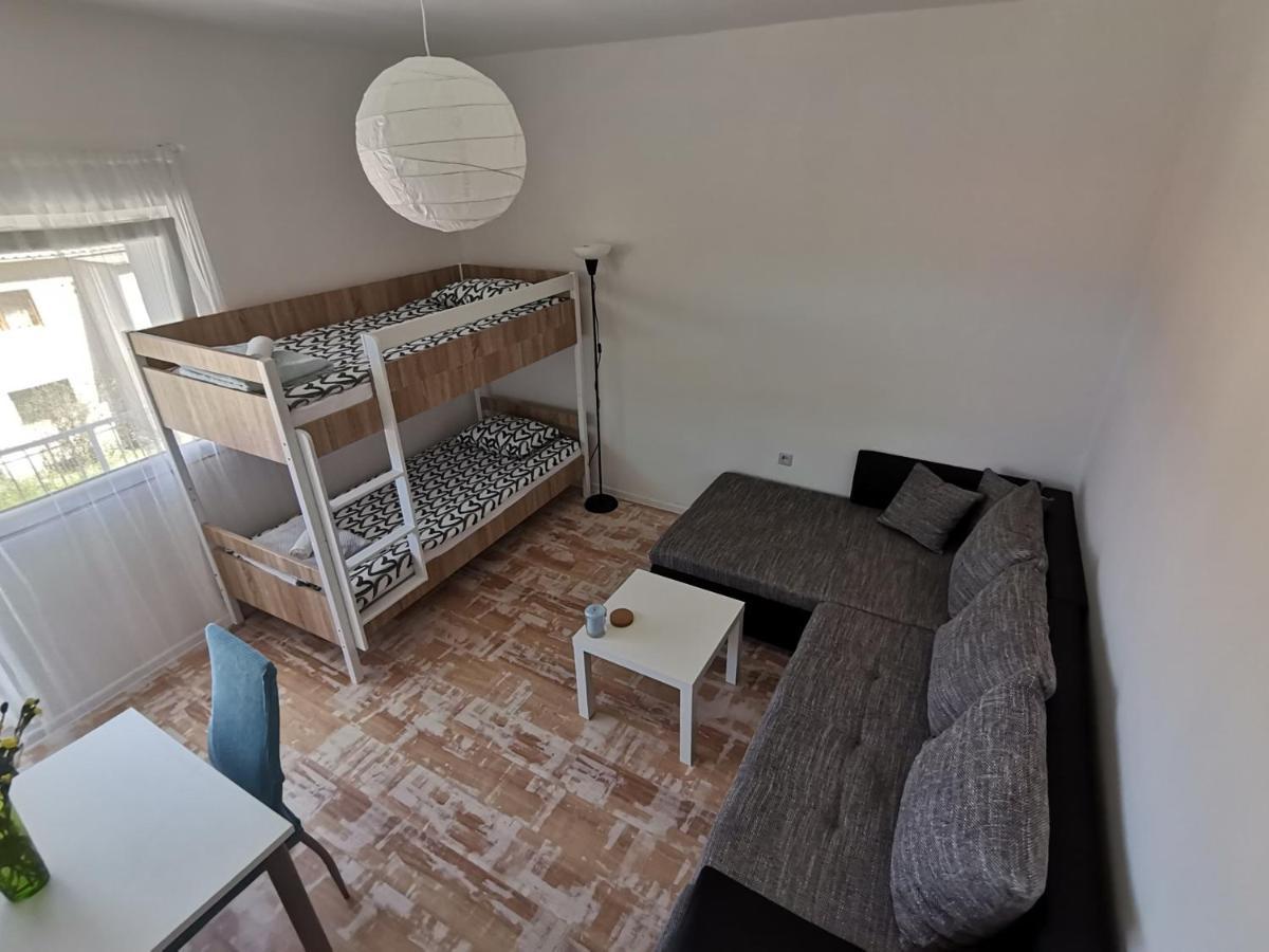 Ema & Mila 2 Apartment คนิน ภายนอก รูปภาพ